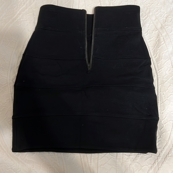 Black bandage mini skirt ARITZIA - Picture 2 of 2